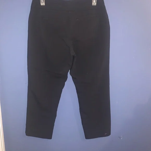 Apt. 9 black capri pants size 4 - Picture 7 of 10